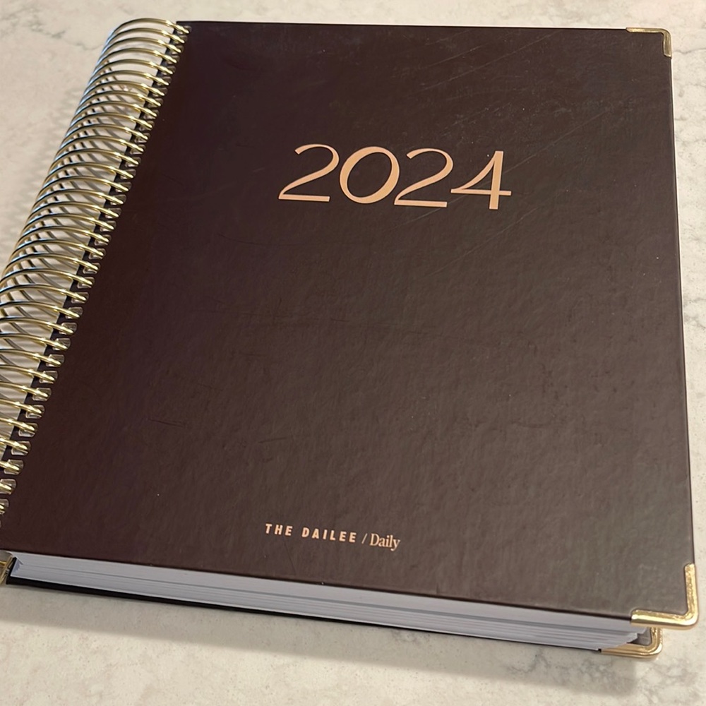 The Dailee 2024 Planner (ALMOST new but not quite)!